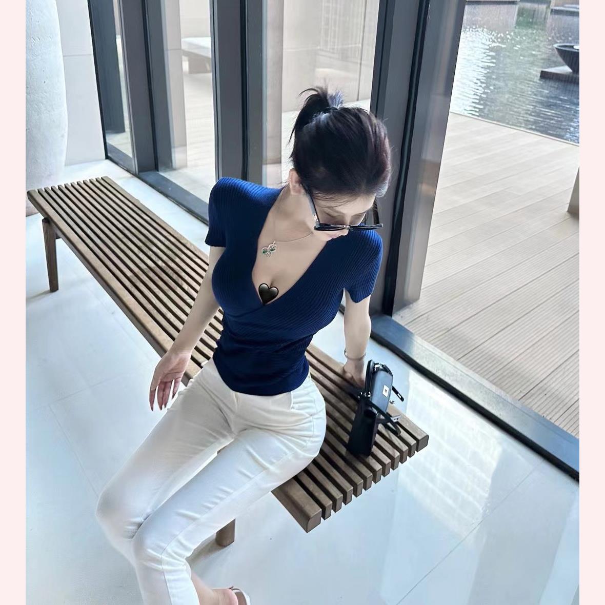 Low Cut Tight Fit Short Sleeve - T Shirt Tight Fit recensie en prijs